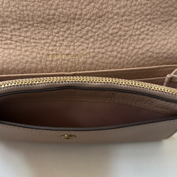 Tory Burch McGraw Flat Wallet Nude Cream Beige Pebbled Leather Slim Clutch - Picture 7 of 10